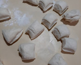 Foto del paso 4 de la receta: Empanadas de pollo diferentes (con masa casera)