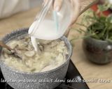 Foto langkah ke 5 dari resep Sup Ayam Jamur.