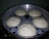 A picture of step 3 of Suji ki idli.