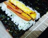 Foto langkah ke 5 dari resep Sushi isi telur,sosis dan nugget.
