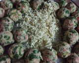 A picture of step 3 of Maggi manchurian.