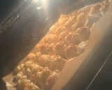 Hűtőben kelesztett sajtos-tejfölös pogácsa recept fázis 8 fotója