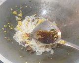 Foto langkah ke 4 dari resep Kwetiaw goreng.