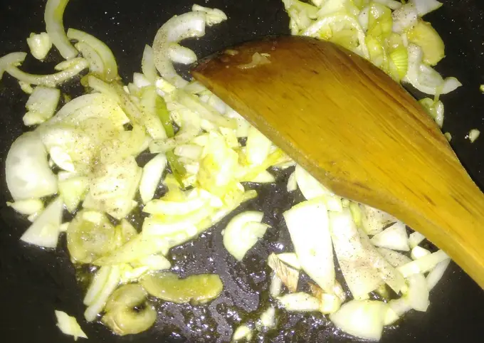 Langkah-langkah untuk membuat Cara bikin Sayap ayam saus steak ala rumahan