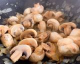 Hình bước làm 5 của món Món Pháp Blanquette De Veau - Thịt Bê Hầm Cà Rốt Nấm Phủ Sốt Bơ Trứng