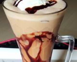 A picture of step 6 of Cold coffee with ice cream.