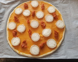 Foto del paso 4 de la receta: Pizza de calabaza con queso de cabra y sobrasada con masa Quebrada