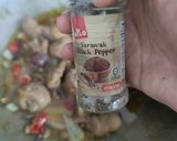 Gambar langkah 3 resipi Ayam Masak Cendawan.