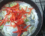 Foto del paso 2 de la receta: Salteado de verduras y provoleta y algo más