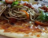 A picture of step 2 of Chicken Chowmin roll.
