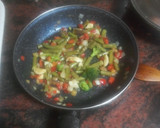 Foto del paso 2 de la receta: Hígado al ajillo a la plancha con salteado de verduras
