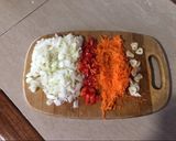 Foto del paso 1 de la receta: Tallarines con salsa bologñesa