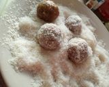 A picture of step 5 of Lotus biscoff biscuit truffle.