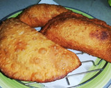 Foto del paso 4 de la receta: Empanadas fritas de queso, machas, ostiones, camarones