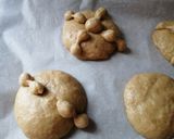Foto del paso 5 de la receta: Pan de muerto de guayaba💛☠️