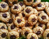 Foto langkah ke 8 dari resep Choco Cashew Thumbprint.