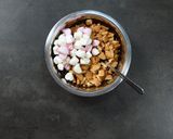 Une image de l'étape 9 de Saucisson au chocolat et chamallows.