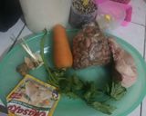 Foto langkah ke 1 dari resep Sup Ayam dengan Kacang Merah & Wortel.