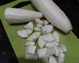 Foto langkah ke 2 dari resep 26. Sup Ayam Bawang Putih - Lobak.