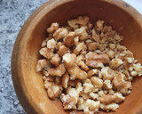 Foto del paso 2 de la receta: Ensalada de acelga y queso azul.