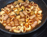 Foto del paso 6 de la receta: Fideuá con salchichas de pollo