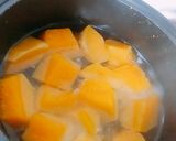 Hình bước làm 4 của món Cháo bí đỏ thịt rang