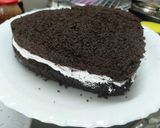 A picture of step 5 of Valentines gift cake.