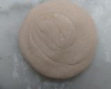A picture of step 3 of Egg cheese paratha.
