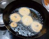 ચકરી (Chakri Recipe In Gujarati) રેસીપી સ્ટેપ2ફોટો