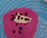 Foto langkah ke 6 dari resep Cranberries Cheese Dragon Fruit.
