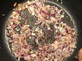 Coles de Bruselas salteadas con jamón y puré de patata
