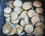 Foto del paso 3 de la receta: Merluza con calabacín al horno