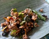 Foto langkah ke 6 dari resep Pais Oncom Hideung khas Bogor.