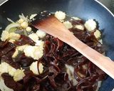 Foto langkah ke 3 dari resep Tumis Jamur Kuping.