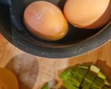 عکس مرحله 3 از دستور سالاد آووکادو و تخم‌مرغ ویژه (رژیم کتوژنیک (Ketogenic Diet) )🥑🥚🍅🧅🍋