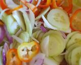 Tavaszi finom saláta Hajni módra recept fázis 4 fotója