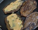 Foto del paso 1 de la receta: "Sándwich" de berenjena🍆, morradela, salchicha y queso🧀🥩🍗