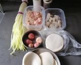 A picture of step 1 of Shrimp and Pork Wonton.