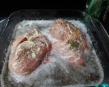 Foto del paso 2 de la receta: Al Horno: Pollito con Cerveza y saltado de Tomate y Cebolla a lo Carmelita