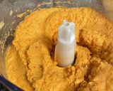 Foto del paso 2 de la receta: Hummus de piquillos en tabla de embutidos 🌶️🧀