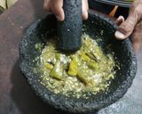 Foto del paso 3 de la receta: Salsa verde ranchera bien brava con pulque o tequila