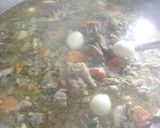 Foto langkah ke 5 dari resep Sop tulang sapi telor.
