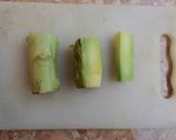 Foto langkah ke 1 dari resep Tumis Batang Brokoli Campur.