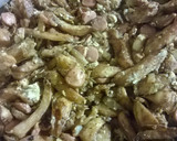 Foto del paso 5 de la receta: Revuelto de salchipapas