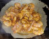 A picture of step 3 of Prawn curry.