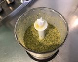 Une image de l'étape 7 de Sauce salade épicée moutarde ail gingembre.