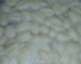 Foto del paso 2 de la receta: Ñoquis con crema marinera