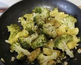 Foto del paso 2 de la receta Brócoli salteado con piña