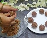 A picture of step 4 of Garden cress seeds/Aliv/Halim Ladoo (Winter Ladoo).