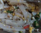 Foto langkah ke 3 dari resep Kwetiaw Goreng Enak.